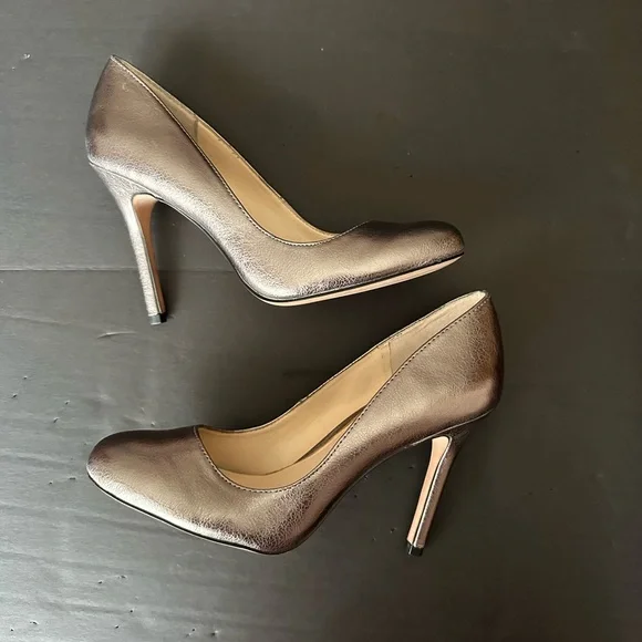NWOT Jessica Simpson Pewter heels - Picture 7 of 11